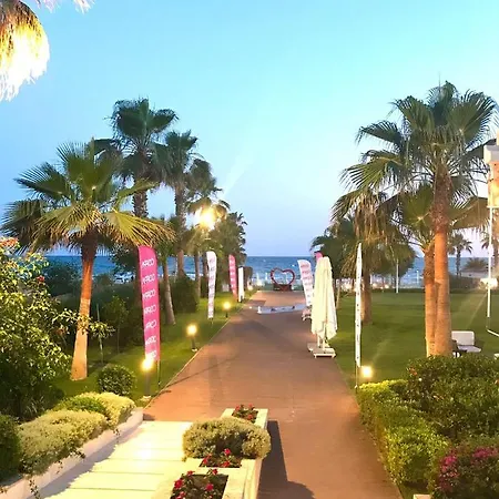 Wonderful In A Prime Location Guarantees A 5 Star Apartment Side