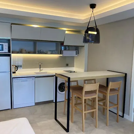 Wonderful In A Prime Location Guarantees A 5 Star Apartment Side