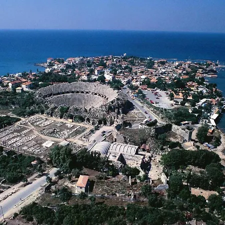 Wonderful In A Prime Location Guarantees A 5 Star Apartment Side